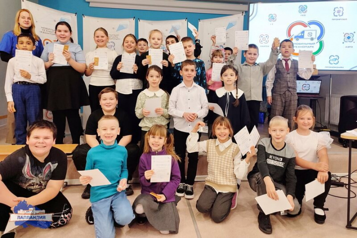 В мобильном технопарке провели день научного отдыха «КвантоЛенд»