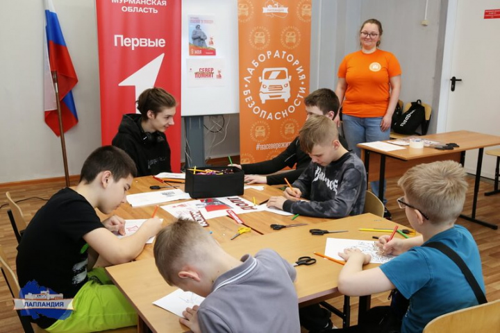 Всероссийская акция «Окна Победы» вновь объединила детей и взрослых по всей стране, напоминая о великом подвиге наших предков.