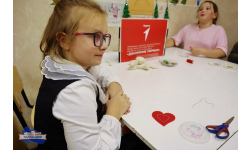 Воспитанники «Лапландии» вместе с «Движением Первых» подготовили подарки ко Дню матери