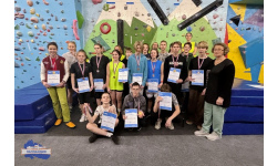 Воспитанники «Лапландии» приняли участие в соревнованиях по скалолазанию