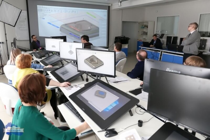В центре «Лапландия» состоялся обучающий семинар (мастер-класс) «Проектирование и изготовление 3D изделий с использованием CAD/CAM технологий на фрезерном и токарном оборудовании»