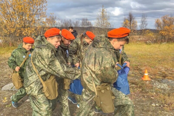 К 100-летию пограничной охраны России в Мурманской области прошла военно-спортивная игра «Зарница» для обучающихся