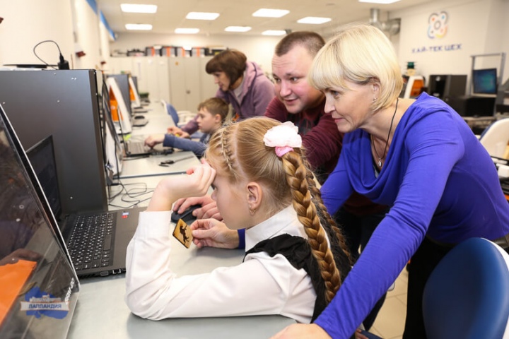 14 ноября в детском технопарке «Кванториум-51» прошли мастер-классы для участников молодежного научного форума Северо-Запада