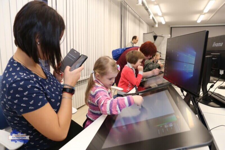 В детском технопарке «Кванториум-51» прошёл день научного семейного отдыха 