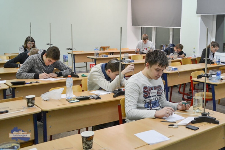 Региональный этап всероссийской олимпиады школьников по физике в Мурманской области собрал 20 учащихся