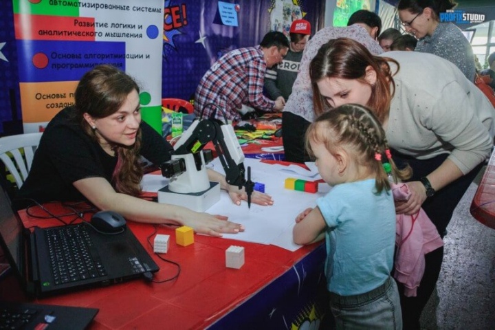 Детский технопарк «Кванториум-51» принял участие в фестивале научных открытий Arctic Wave