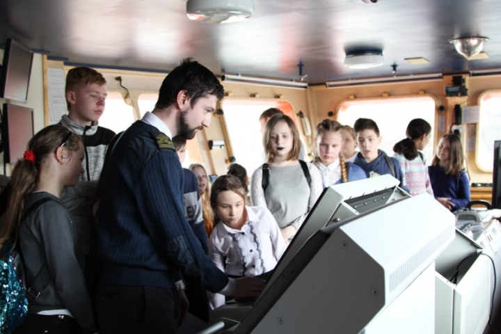 Юные полярники побывали на борту атомного ледокола «50 лет Победы»