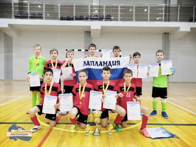 «Лапландия» в игре! Футбольная команда центра выиграла Полярный Кубок