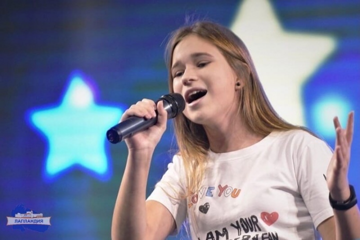 Солистка вокального ансамбля центра «Лапландия» стала победительницей Международного фестиваля-конкурса детского и юношеского творчества «Образцовые белые ночи»