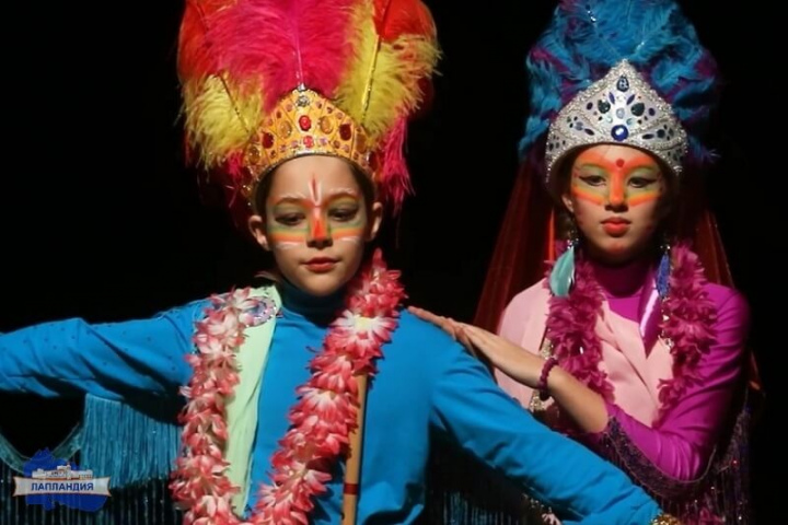 Эльфы, Болливуд и дочь Болотного царя: юные артисты «Лапландии» представляют три новогодних спектакля