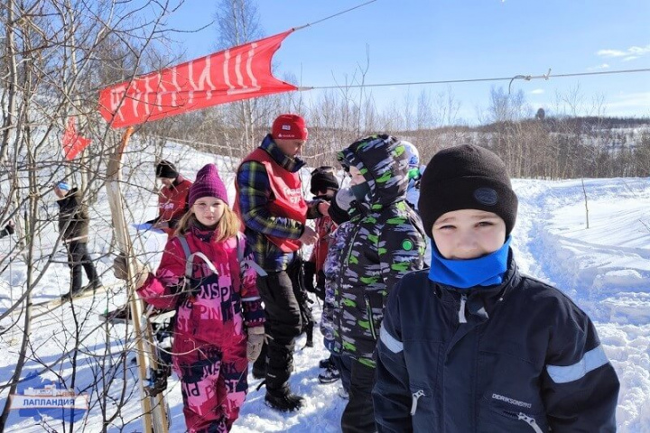 В Мурманске прошли региональные соревнования по технике лыжного туризма среди обучающихся региона