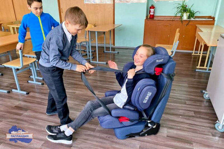 Специалисты «Лапландии» продолжают обучение детей в ЗАТО Александровск по программам «Лаборатории безопасности»