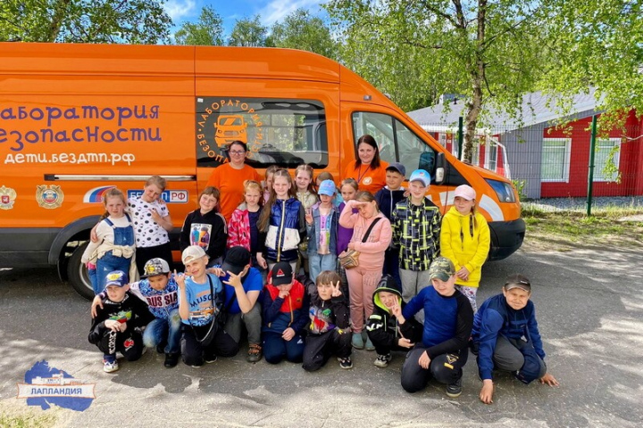 В Мурманской области продолжает свою работу мобильный комплекс «Лаборатория безопасности»