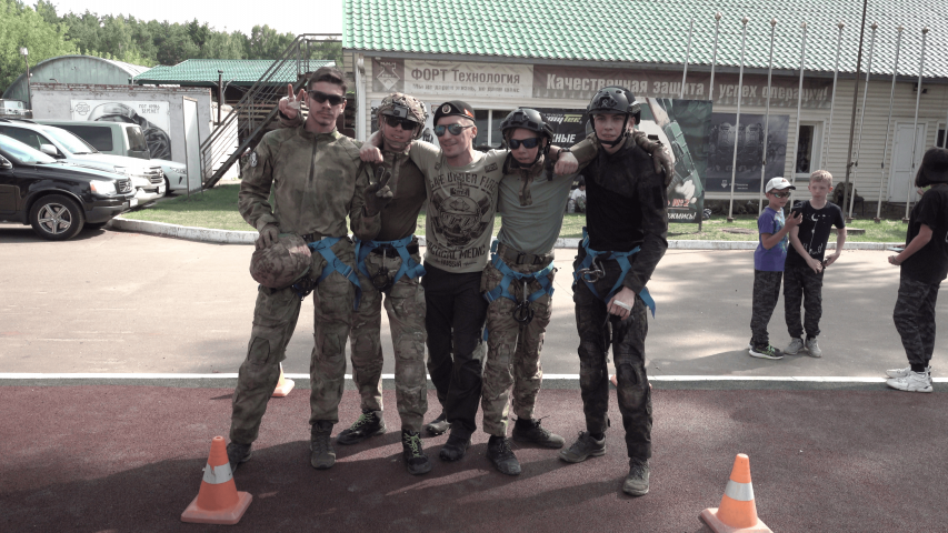 Команда обучающихся центра «Лапландия» приняла участие во Всероссийском юношеском триатлоне специального назначения  «Юный спецназовец»