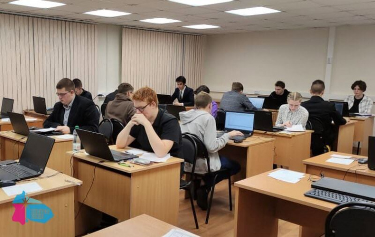 Будущие программисты выполнили задания регионального этапа всероссийской олимпиады школьников по информатике