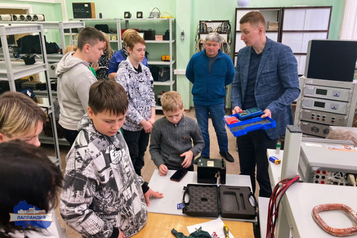Юные полярники Мурманской области посетили ФБУ «Мурманский ЦСМ» в рамках профориентационного проекта «Полигон – PRO: день на производстве»