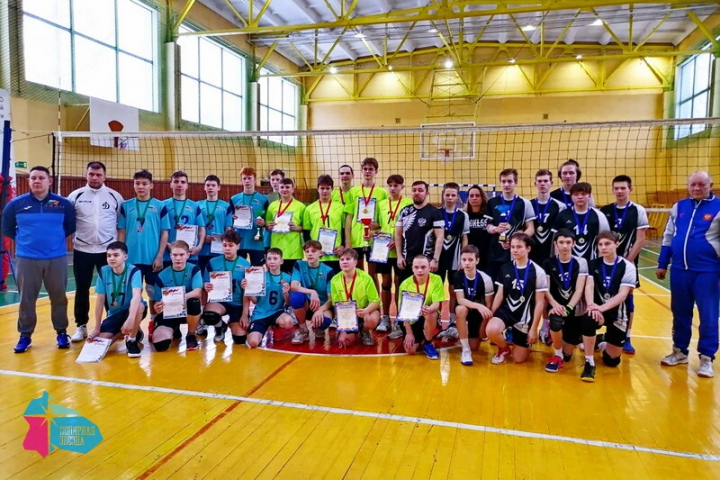 Команды региона представили Мурманскую область на соревнованиях по волейболу «Серебряный мяч» в сезоне 2022-2023