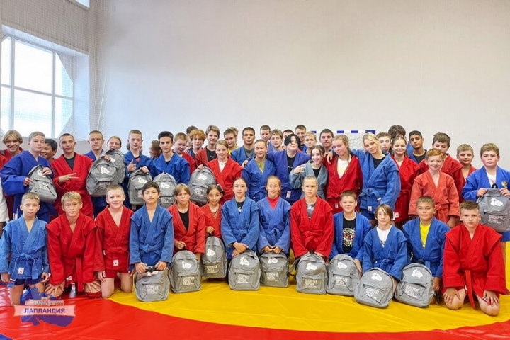 43 юных спортсмена из Мурманской области начали тренировки в рамках очередной профильной смены «Самбо»