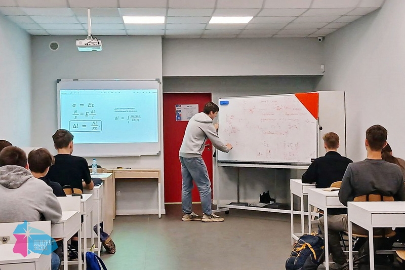 Юные физики расширяют компетенции в «Многогранной механике»