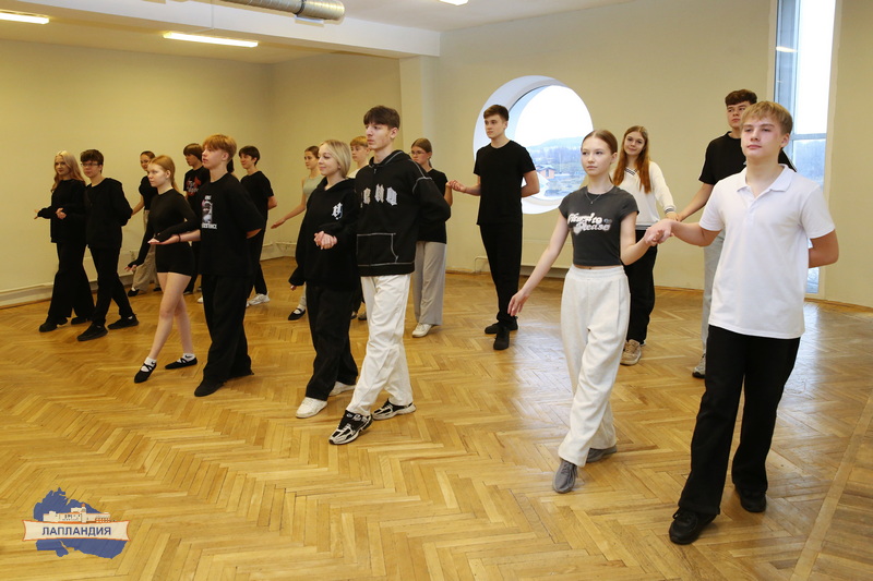 Завершилась первая учебная сессия по программе «Школа историко-бытового танца «Кадетский бал»