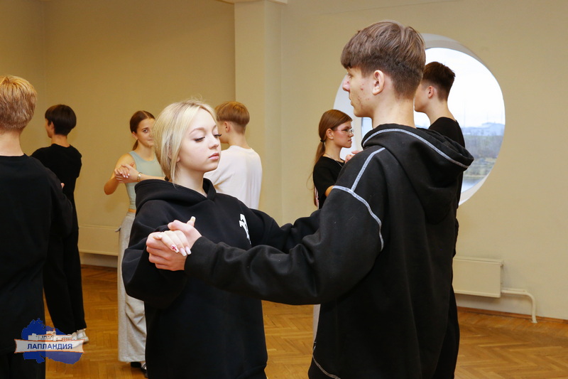 Завершилась первая учебная сессия по программе «Школа историко-бытового танца «Кадетский бал»