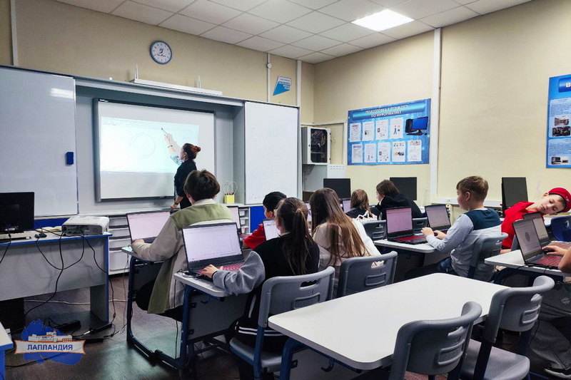 В Корзуново юные кванторианцы осваивают передовые технологии в мобильном технопарке, а самые маленькие жители посёлка делают первые шаги в мире инженерии