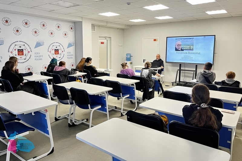 Завершена профильная смена «Художественная композиция: гармония формы и цвета»