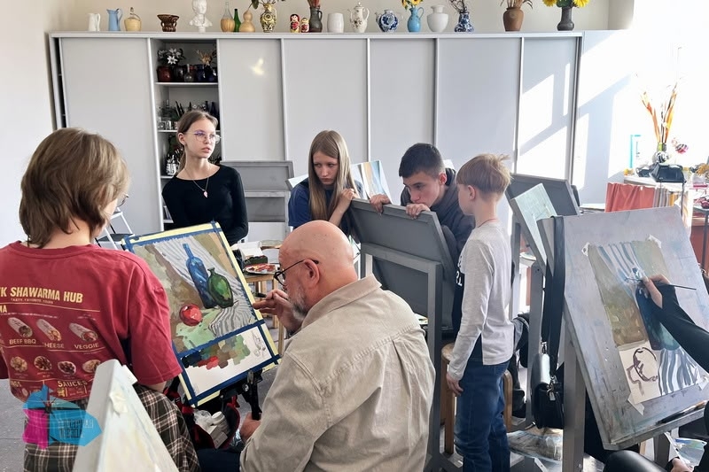 Завершена профильная смена «Художественная композиция: гармония формы и цвета»