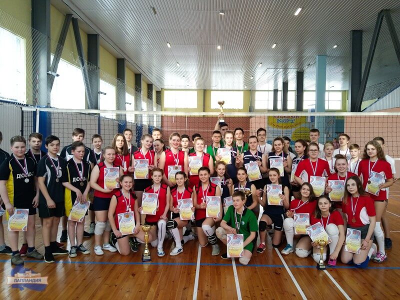 В Мурманской области состоялись областные соревнования среди команд юношей и девушек общеобразовательных организаций по волейболу «Серебряный мяч»