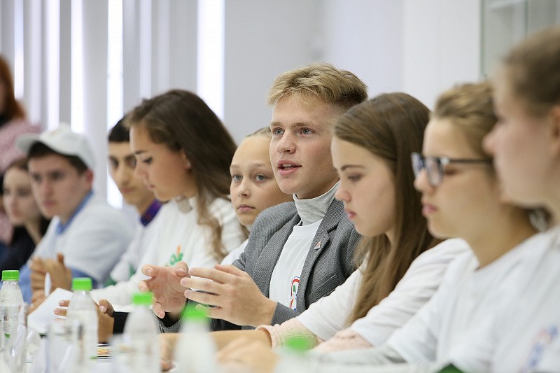 На экологическом уроке в Мурманском центре «Лапландия» ребятам рассказали о нацпроекте «Экология»