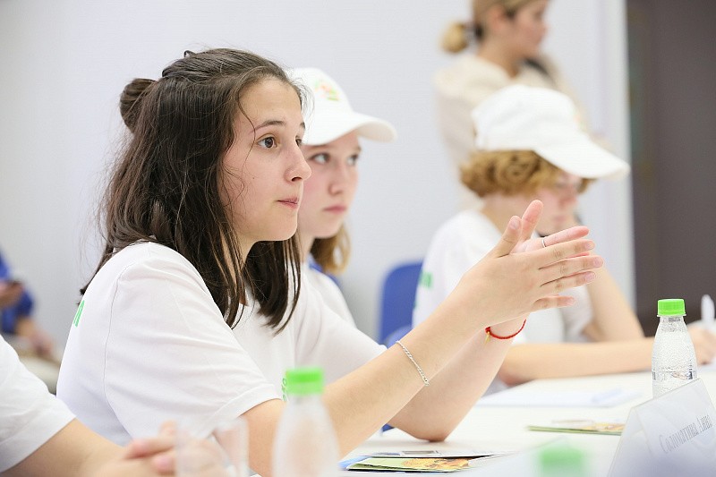 На экологическом уроке в Мурманском центре «Лапландия» ребятам рассказали о нацпроекте «Экология»