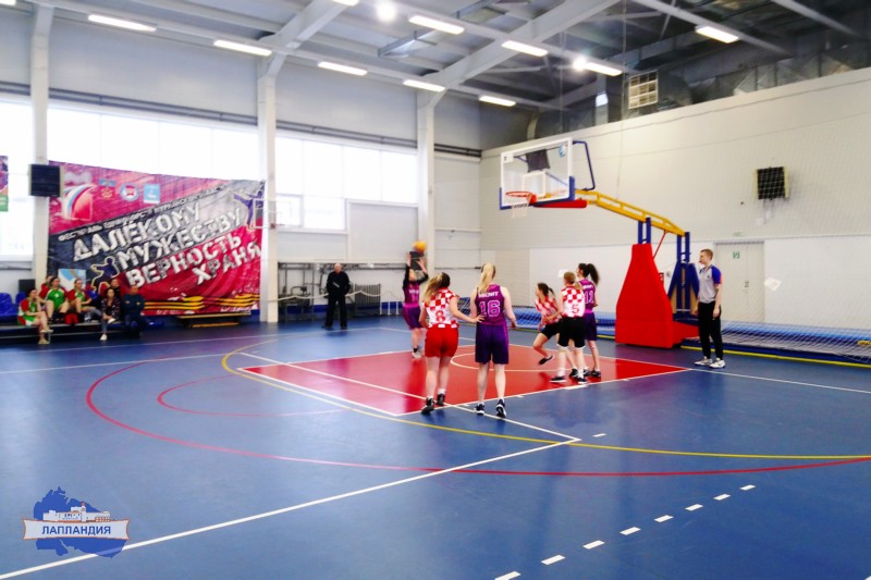 В Кольском районе завершились соревнования по баскетболу среди мужских и женских команд в рамках