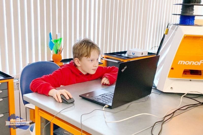 КвантоЛэнд: в детском технопарке «Кванториум-51» прошёл день научного семейного отдыха