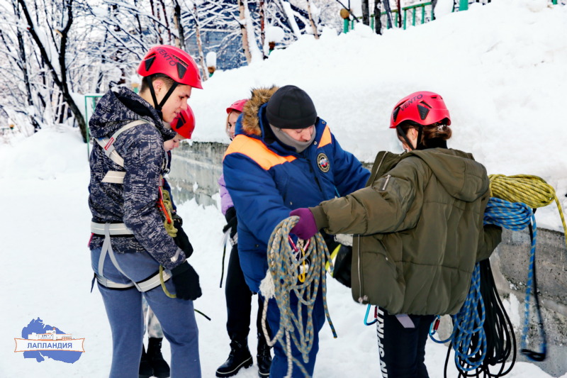 Юные туристы проходят обучение по программе «Школа безопасности. Региональный резерв» в «Лапландии»