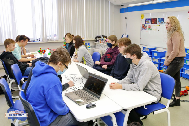 В центре «Лапландия» завершилась областная каникулярная школа «Заполярный Наноград»