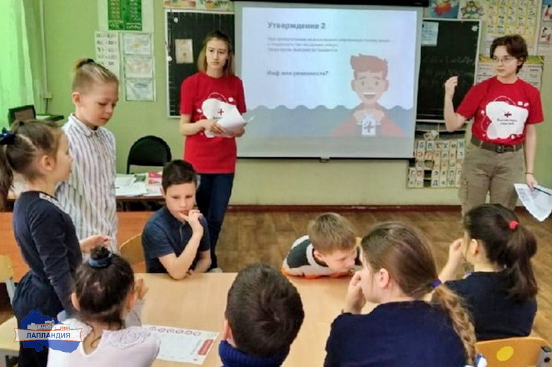 Школьники Мурманской области познакомились с профессией врача в Кольском медицинском колледже